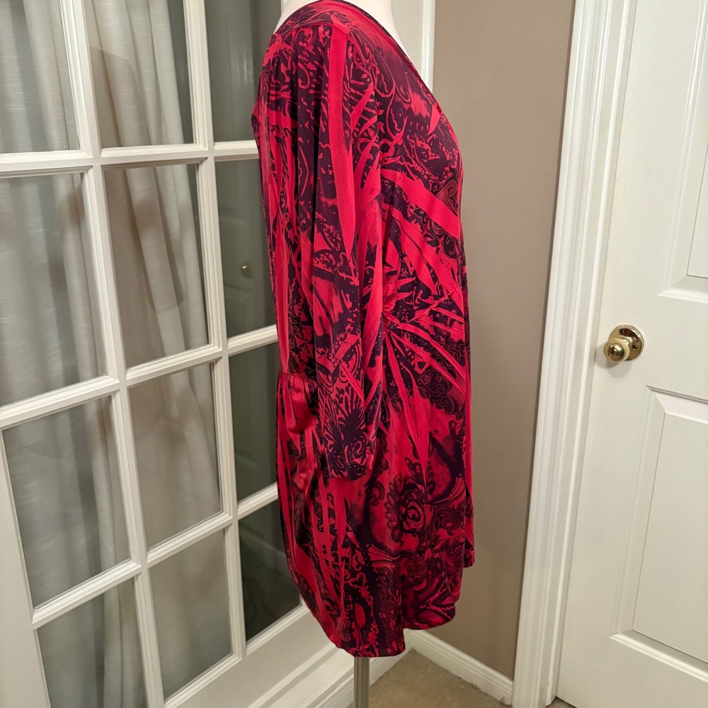 Energé 1X Red Black Abstract Tunic Top Rhinestone Neck Stretch Knit Blouse - Picture 3 of 8